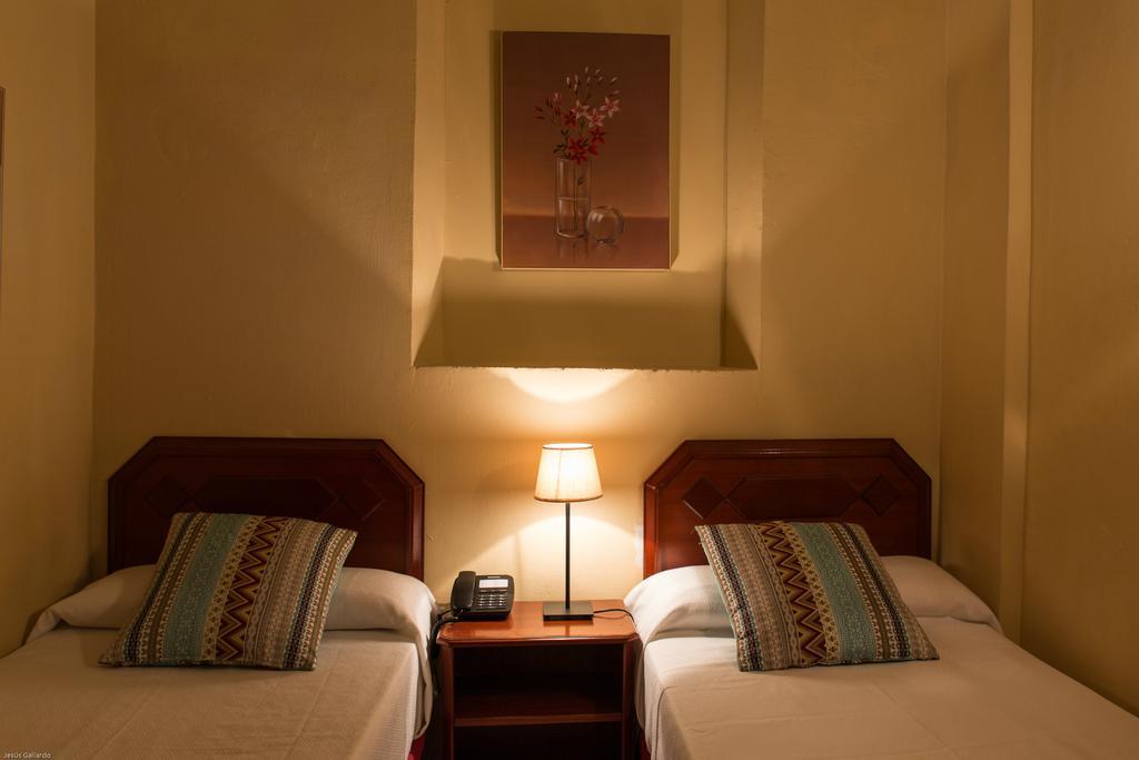 Bed & Breakfast Naranjo Seville Exterior photo