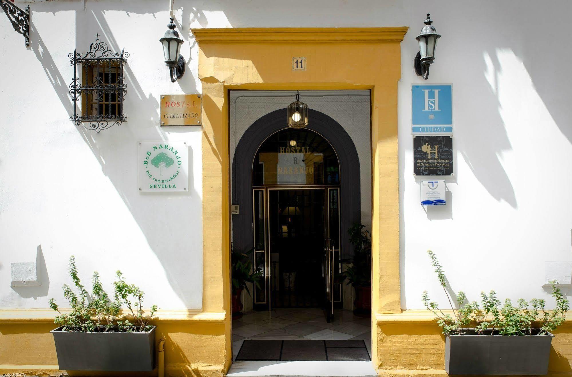 Bed & Breakfast Naranjo Seville Exterior photo