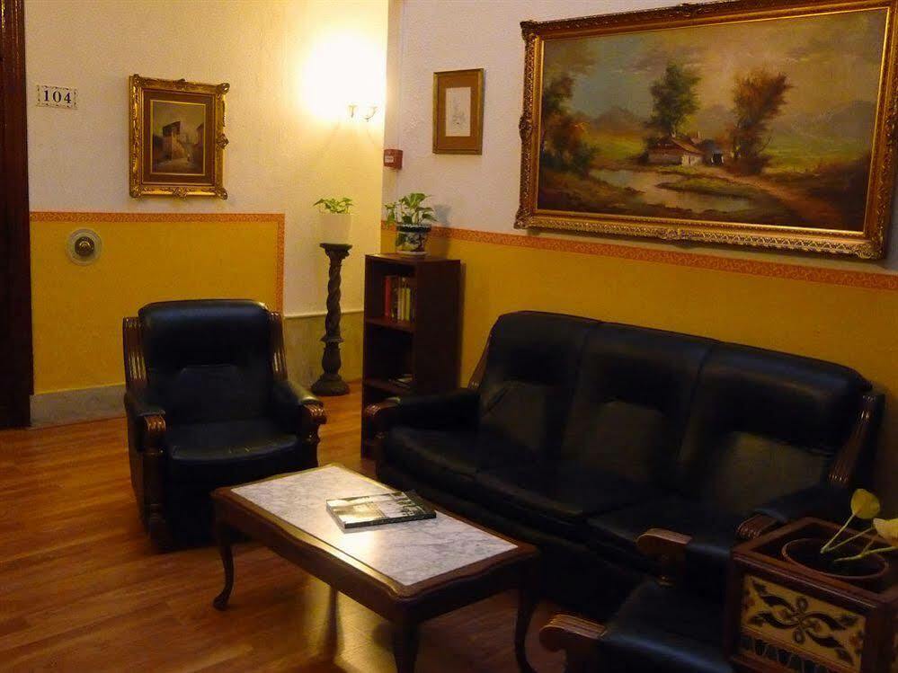Bed & Breakfast Naranjo Seville Exterior photo